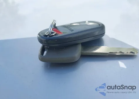 2005 Honda Civic Lx from USA, damaged, VIN 2HGES16535H574900